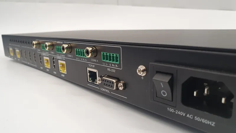 4x4 HDBaseT Matrix Switch with 4 RX