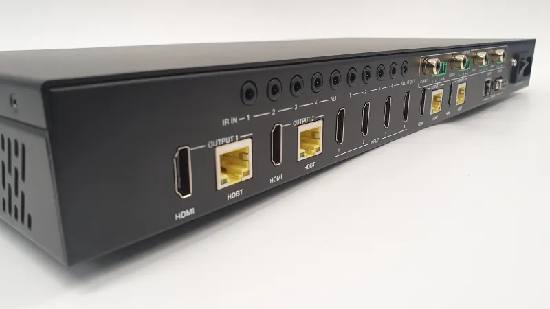 4x4 HDBaseT Matrix Switch with 4 RX