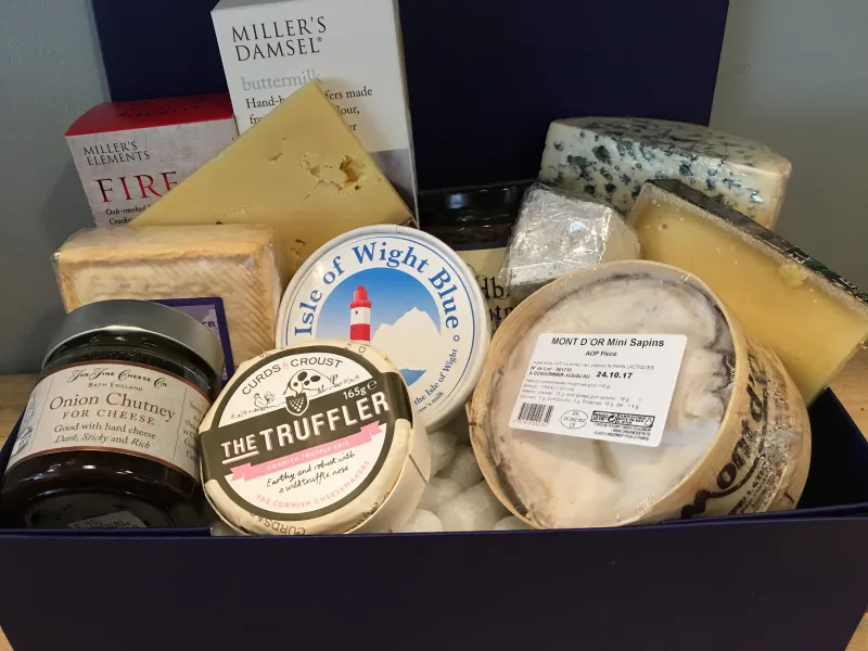 Luxury cheese hamper online